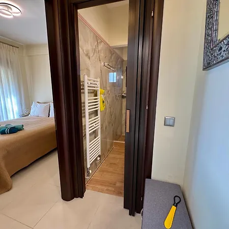 Panos House Apartment *