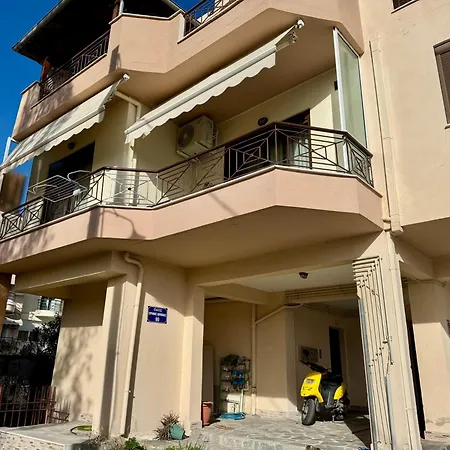 Panos House Apartment *